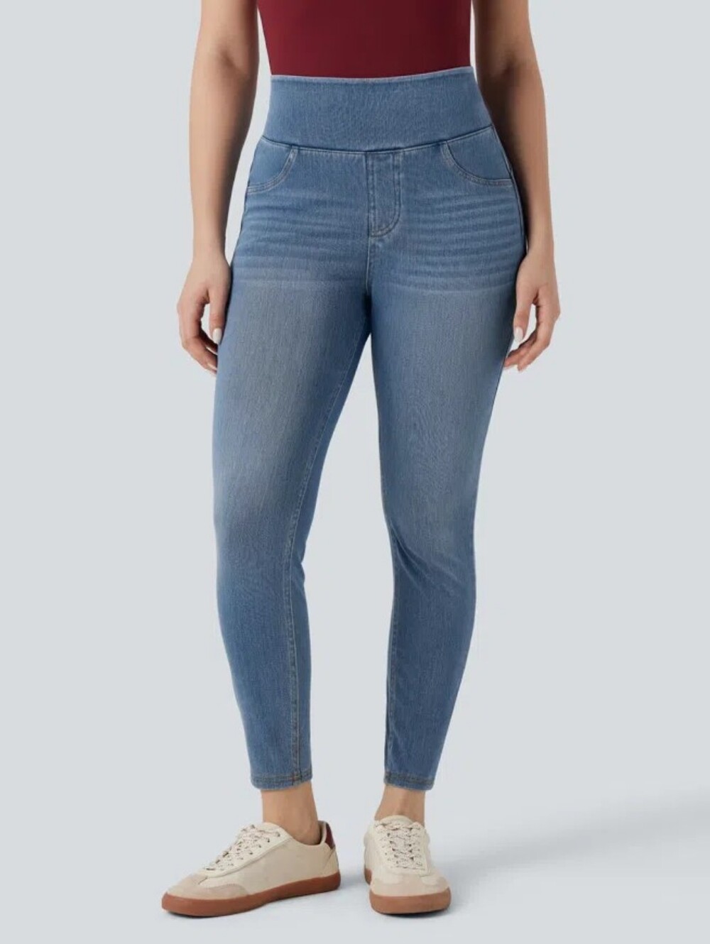 HALARA Light Wash Pull-On Jeggings in Blue
